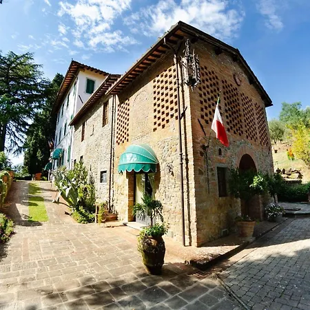 In With Private Pool & Garden Uzzano