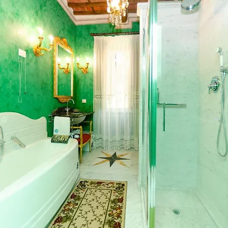 Renovated Ancient With Pool Uzzano