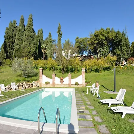 Renovated Ancient With Pool Uzzano